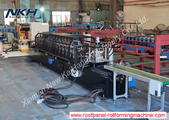 C68 Metal binalar için kesintisiz delme, baskı ve kesim bağlantı parçaları ile rulo şekillendirme makinesi