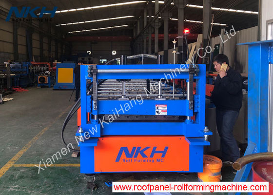 0.7mm Oluklu Çatı Paneli Rulo Şekillendirme Makinesi 25m / dak
